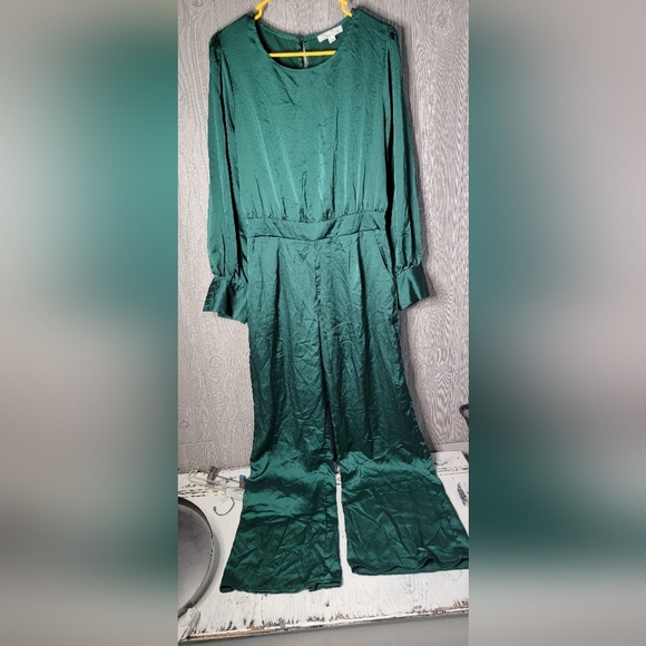 Dress Day size large emerald green romper/jumpsuit. - Picture 5 of 6